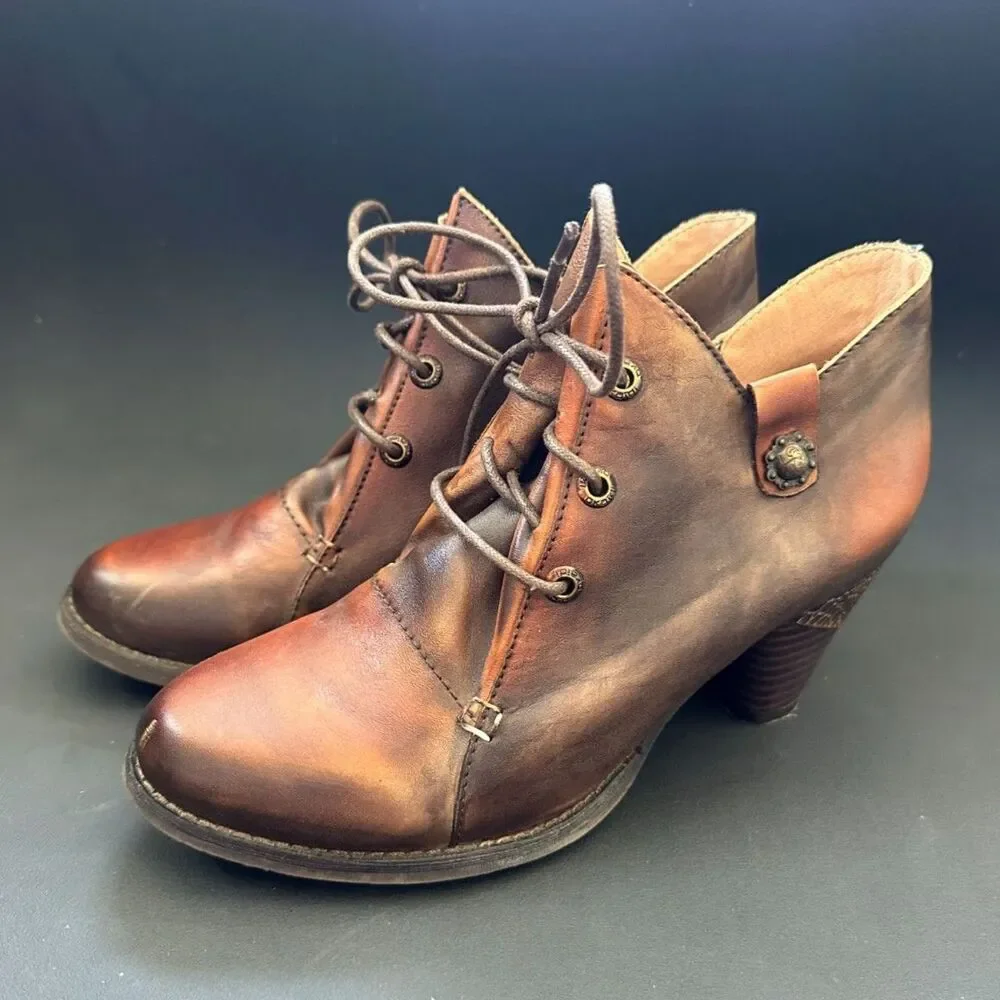 L'artiste Juliane Bootie Vintage Style Hand-Painted Leather Lace-Up Ankle Boots